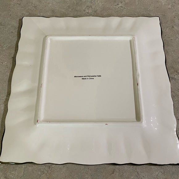 Beautiful Square Plate 11 x 11 - Picture 3 of 7